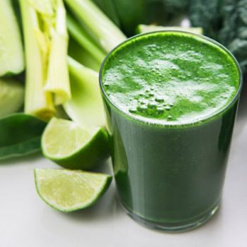 چرا بایستی آب سبزیجات سبز رنگ را به منوی نوشیدنی های مان اضافه کنیم؟